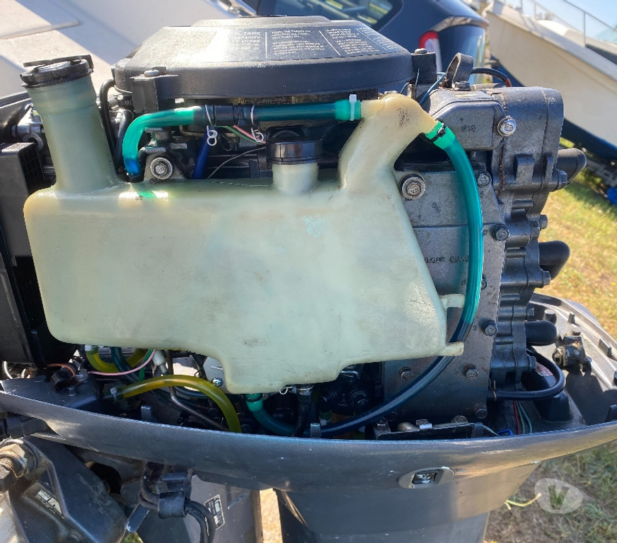 Bateaux à moteur Bouches-du-Rhône St Remy de Provence - 13210 - Photos Vivastreet Vds bateau B2 Marine 452 wa