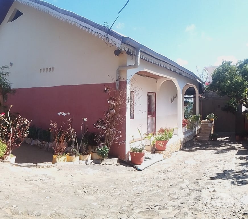 Vente Maison Madagascar - Photos Vivastreet Belle maison à 5 minutes de la plage, vue sur mer