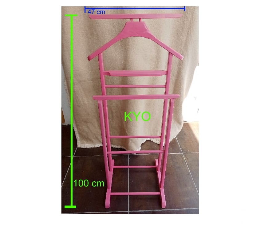 Ameublement & art de la table Jura Foncine le Haut - 39460 - Photos Vivastreet Valet de chambre-nuit bois rose, porte-habit cintre costume