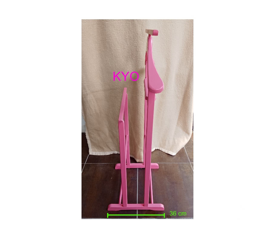 Ameublement & art de la table Jura Foncine le Haut - 39460 - Photos Vivastreet Valet de chambre-nuit bois rose, porte-habit cintre costume