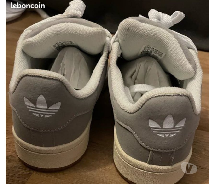 Chaussures Ille-et-Vilaine Mezieres sur Couesnon - 35140 - Photos Vivastreet Basket adidas campus