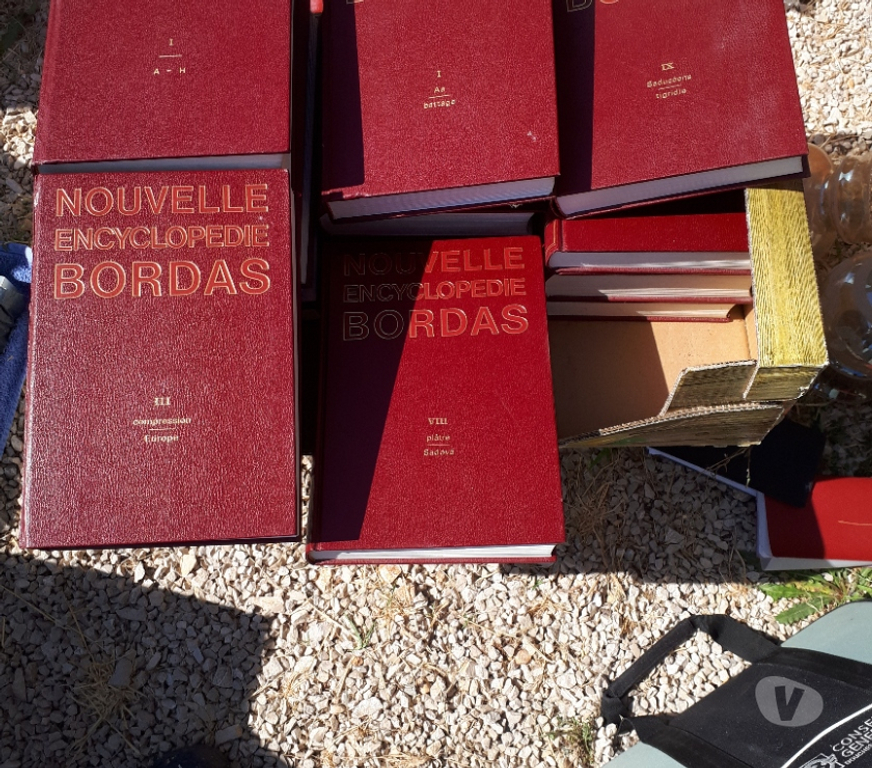 Livres occasion Bouches-du-Rhône Aubagne - 13400 - Photos Vivastreet Encyclopédies bordas 25 volumes