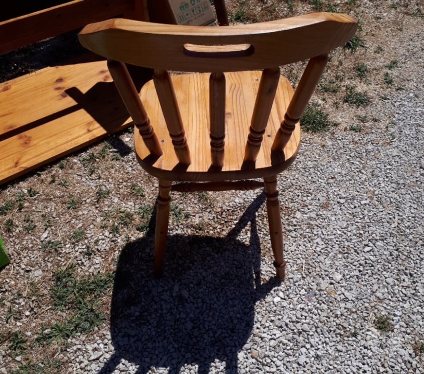 Ameublement & art de la table Bouches-du-Rhône Aubagne - 13400 - Photos Vivastreet Chaise de bois en bon état à venir récupérer