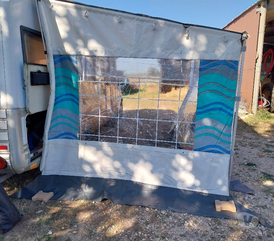 Equipements - Services Gard Bouillargues - 30230 - Photos Vivastreet A VENDRE AUVENT CAMPING CAR