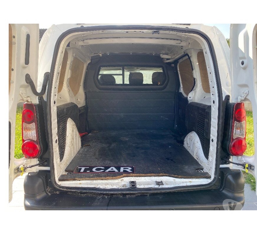 Voiture d'occasion Oise Nogent sur Oise - 60180 - Photos Vivastreet PEUGEOT PARTNER PREMIUM STANDARD PACK 1.6 BLUEHDI 82300 KM