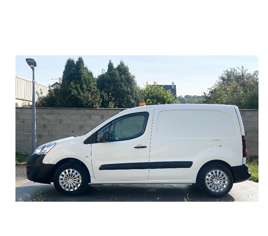 Voiture d'occasion Oise Nogent sur Oise - 60180 - Photos Vivastreet PEUGEOT PARTNER PREMIUM STANDARD PACK 1.6 BLUEHDI 82300 KM
