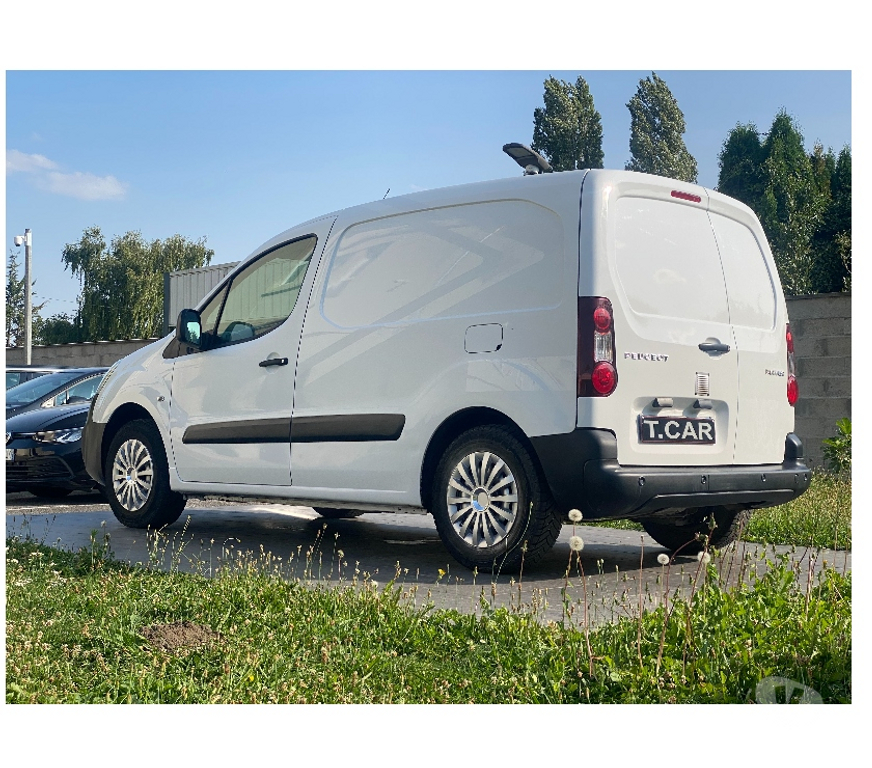 Voiture d'occasion Oise Nogent sur Oise - 60180 - Photos Vivastreet PEUGEOT PARTNER PREMIUM STANDARD PACK 1.6 BLUEHDI 82300 KM