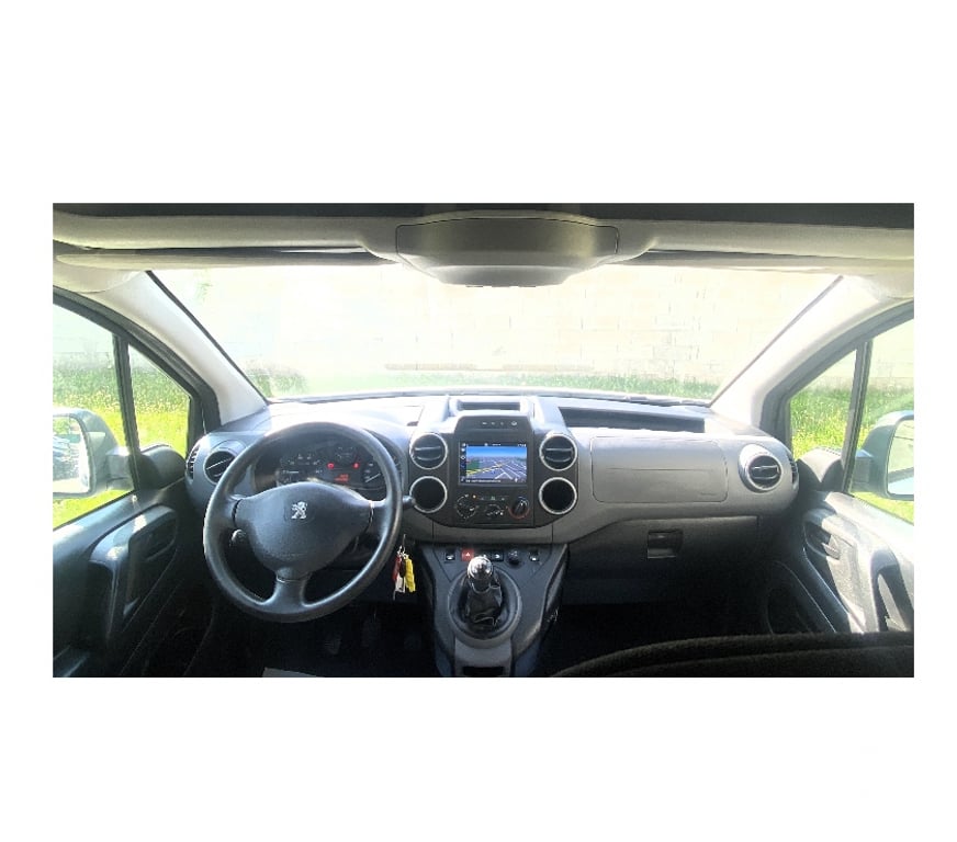 Voiture d'occasion Oise Nogent sur Oise - 60180 - Photos Vivastreet PEUGEOT PARTNER PREMIUM STANDARD PACK 1.6 BLUEHDI 82300 KM