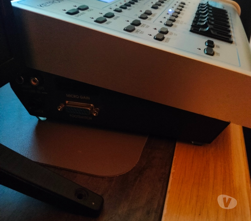 Instruments de musique Haut-Rhin Mulhouse - Photos Vivastreet Arrangeur lecteur Ketron Midjay