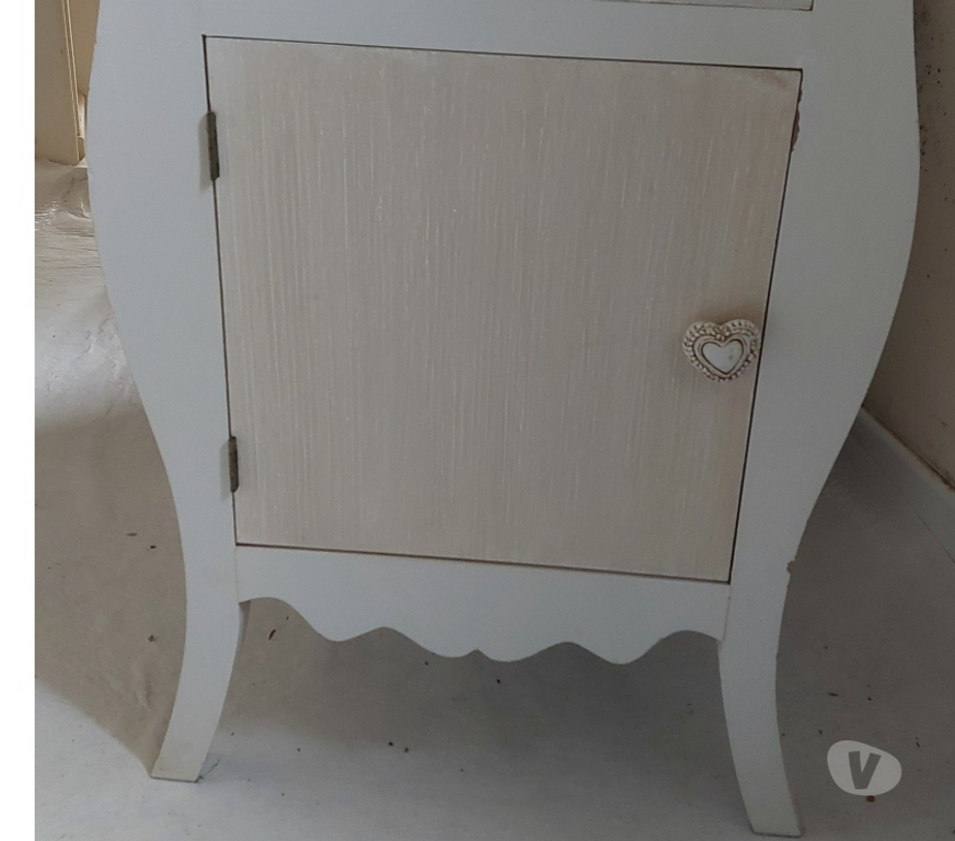 Ameublement & art de la table Côtes-d'Armor St Gilles du Mene - 22330 - Photos Vivastreet Armoire au design élégant