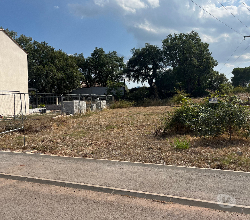 Terrain à vendre Var Le Cannet des Maures - 83340 - Photos Vivastreet Vends Terrain constructible au Cannet-des-maures -VAR