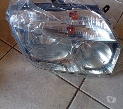 Pièces détachées automobile Vitrolles Bouches-du-Rhône - Photos Vivastreet Vend feux avant duster