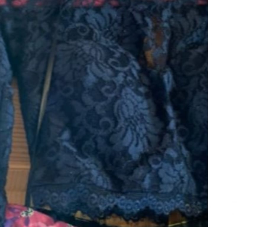  Aveyron Castelmary - 12800 - Photos Vivastreet ROBE 2 PIECES SEQUIN HEARTS