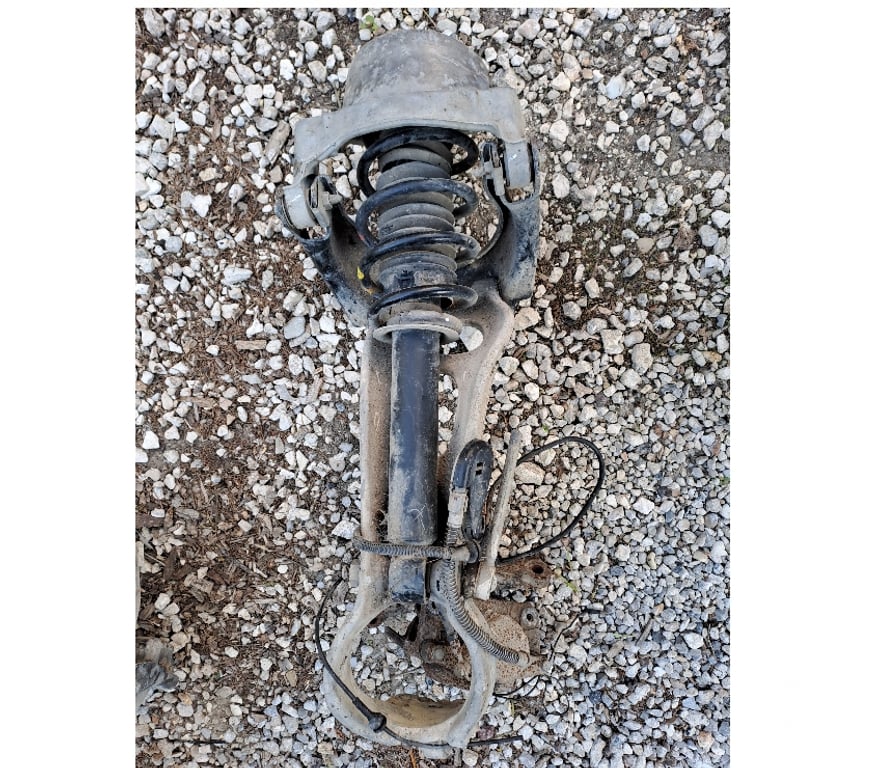 Pièces et services auto Seine-et-Marne Montceaux les Provins - 77151 - Photos Vivastreet 407 bloc amortisseur