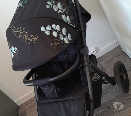 Equipements bébés Woippy Moselle - Photos Vivastreet Poussette lionelo neuve