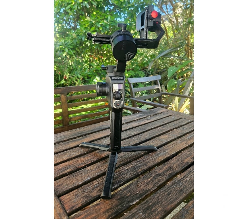 Photo - Video - Son Morbihan Ste Helene - 56700 - Photos Vivastreet STABILISATEUR Gudsen Moza AirCross 2 Kit Professionnel