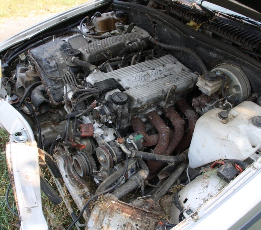 Voiture de collection Tarn Montdragon - 81440 - Photos Vivastreet ALFA ROMEO 75 TWIN SPARK léger choc avant 101269 km