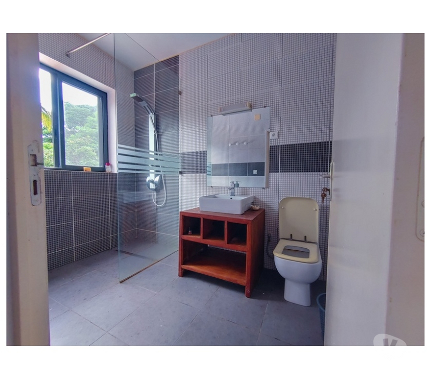Vente Maison Madagascar - Photos Vivastreet Mahambo villa meublée, bord de la mer, accessible, 9500m2