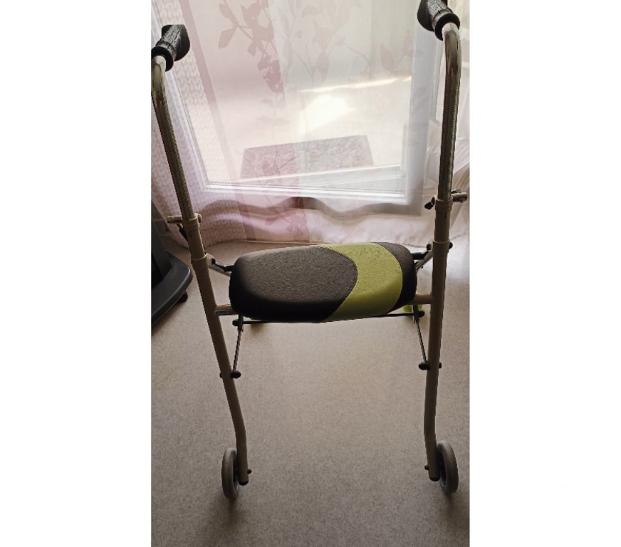 Beauté - Santé Rhône Lyon - Photos Vivastreet ROLLATOR ACTIO 2