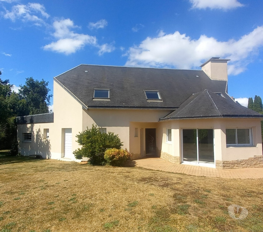 Location maison Côtes-d'Armor Guingamp - 22200 - Photos Vivastreet Maison 5 pièces 162 m² 22200 Guingamp