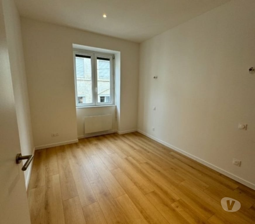Location appartement Loire St Etienne - Photos Vivastreet Appartement 5 pièces 114 m² à Saint-Étienne