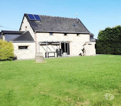 Locations vacances St Sauveur de Flee Maine-et-Loire - Photos Vivastreet Grand logement avec terrain de jeux, piscine et jacuzzi