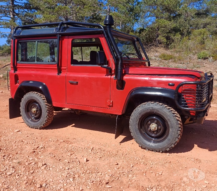 Voiture d'occasion Hérault Bedarieux - 34600 - Photos Vivastreet Defender td5 90