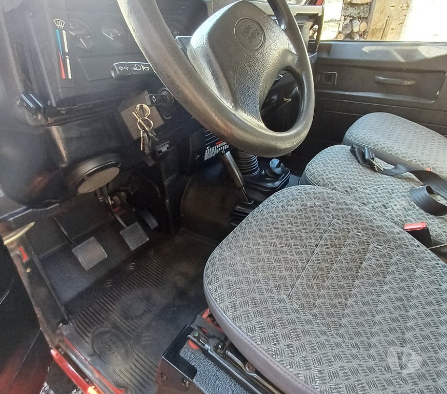 Voiture d'occasion Hérault Bedarieux - 34600 - Photos Vivastreet Defender td5 90