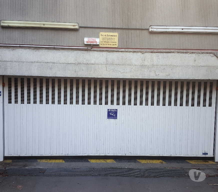 Vente Parking Paris Paris 18ème ardt - 75018 - Photos Vivastreet BOX INDIVIDUEL FERME PARIS INTRA-MUROS