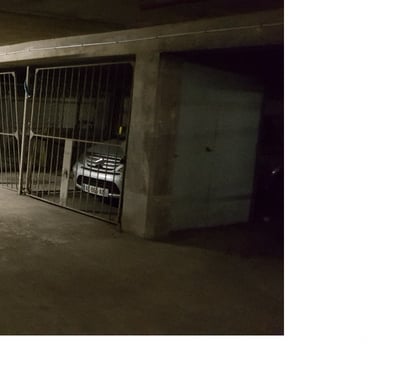 Vente Parking - Garage Paris 18ème ardt Paris - Photos Vivastreet BOX INDIVIDUEL FERME PARIS INTRA-MUROS