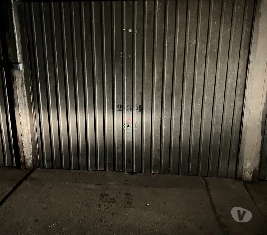 Vente Parking Rhône Vaulx en Velin - 69120 - Photos Vivastreet Vend garage 13 m² 6900 €