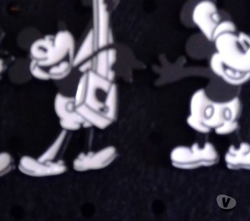 Jeux - Jouets Orne Antoigny - 61410 - Photos Vivastreet 7€ MICKEY PINS a collection