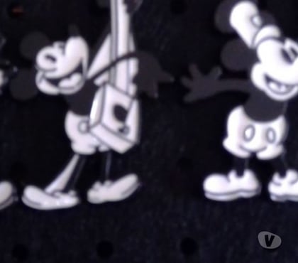 Jeux jouets occasion Antoigny Orne - Photos Vivastreet 7€ MICKEY PINS a collection