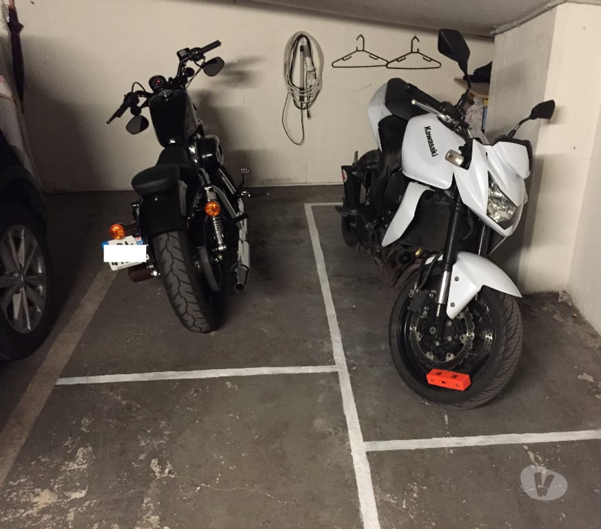 Parkings - Garages Paris Paris 17ème ardt - 75017 - Photos Vivastreet Parking box pour moto scooter Paris 17 Ternes-Maillot