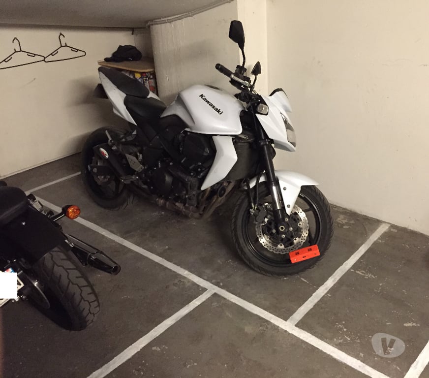 Parkings - Garages Paris Paris 17ème ardt - 75017 - Photos Vivastreet Parking box pour moto scooter Paris 17 Ternes-Maillot