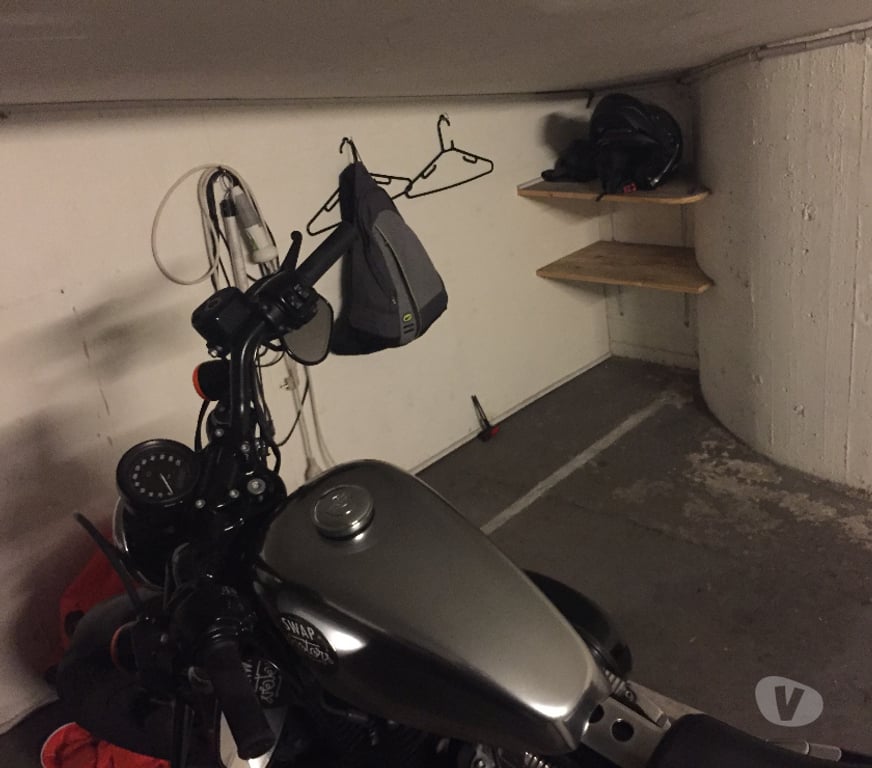 Parkings - Garages Paris Paris 17ème ardt - 75017 - Photos Vivastreet Parking box pour moto scooter Paris 17 Ternes-Maillot