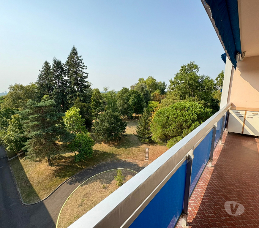 Appartements à vendre Gironde Blanquefort - 33290 - Photos Vivastreet Bel appartement 80m2 3 chambres balcons cave stationnements