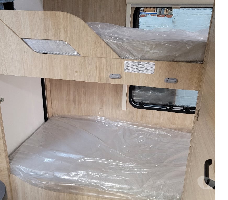 Caravane d'occasion Var Regusse - 83630 - Photos Vivastreet Caravane Caravelair Alba Style 466 Family
