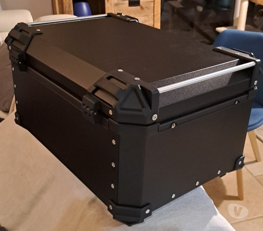 Pièces et services moto Ardèche Annonay - 07100 - Photos Vivastreet TOP CASE EVO ADVENTURE 65 Litres pour 2 casques intégraux