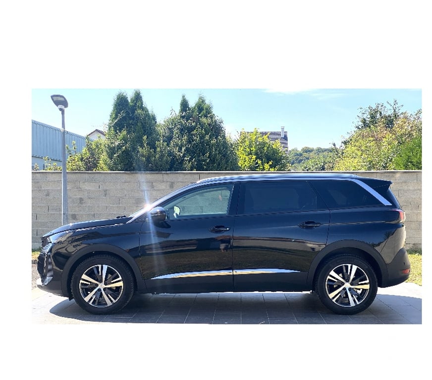 Voiture d'occasion Oise Nogent sur Oise - 60180 - Photos Vivastreet PEUGEOT 5008 ALLURE PACK 130CH ESSENCE EAT8 AN11 2022 7PL