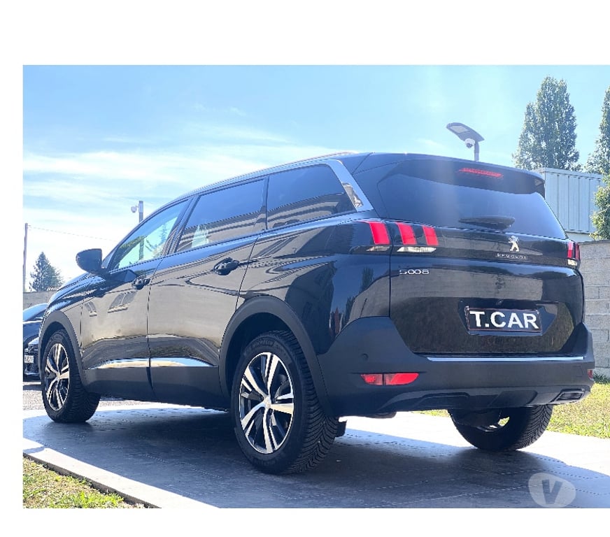 Voiture d'occasion Oise Nogent sur Oise - 60180 - Photos Vivastreet PEUGEOT 5008 ALLURE PACK 130CH ESSENCE EAT8 AN11 2022 7PL