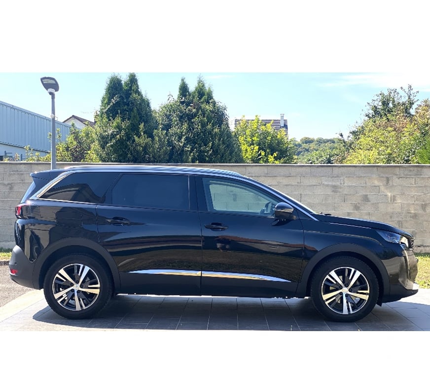 Voiture d'occasion Oise Nogent sur Oise - 60180 - Photos Vivastreet PEUGEOT 5008 ALLURE PACK 130CH ESSENCE EAT8 AN11 2022 7PL
