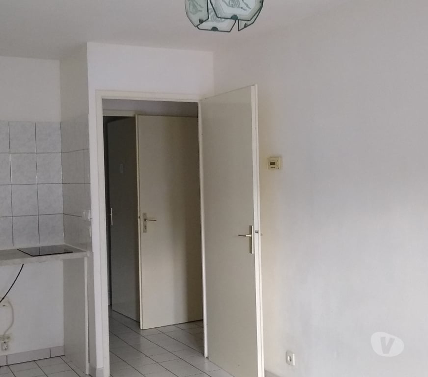 Location appartement Seine-et-Marne Combs la Ville - 77380 - Photos Vivastreet STUDIO A LOUER COMBS LA VILLE