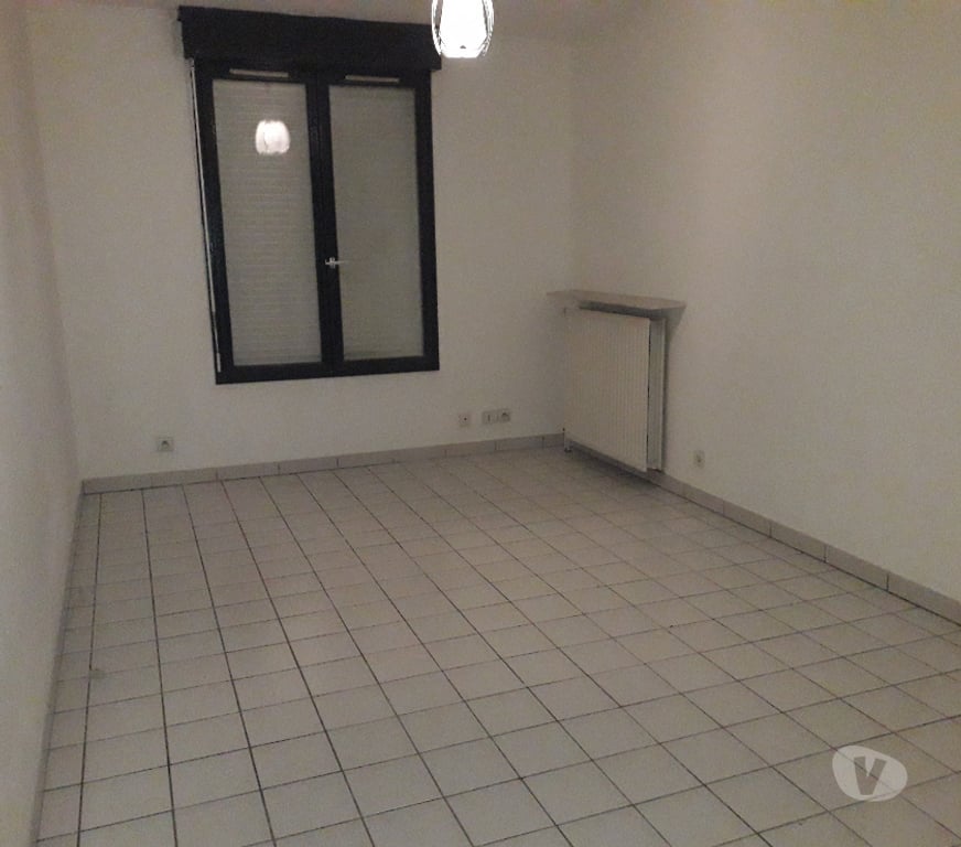 Location appartement Seine-et-Marne Combs la Ville - 77380 - Photos Vivastreet STUDIO A LOUER COMBS LA VILLE