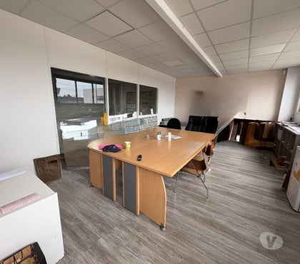 Location parking & garage Cenon Gironde - Photos Vivastreet Bureaux & Locaux Professionnels – 235 m² divisible