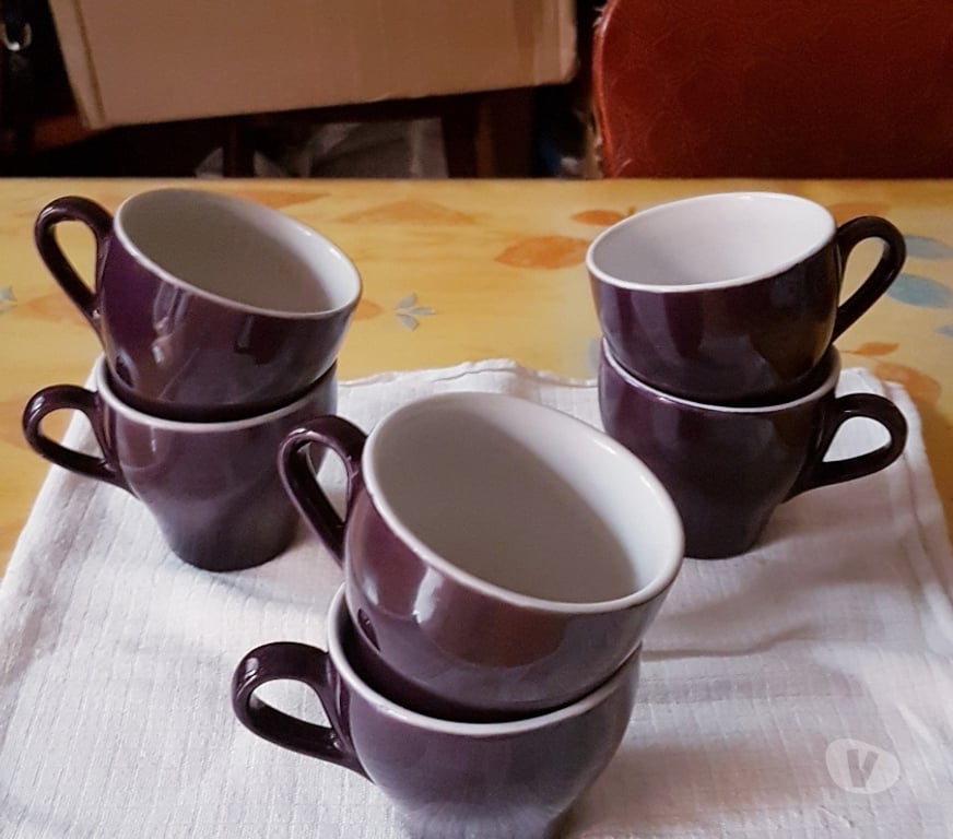 Ameublement & art de la table Nord Croix - 59170 - Photos Vivastreet A SAISIR - Lot Tasses De Café Céramique Verni Violet