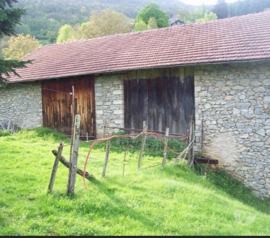 Vente Maison Ariège Moulis - 09200 - Photos Vivastreet Grande grange en pierre – 400 m² + terrain 2 366 m²