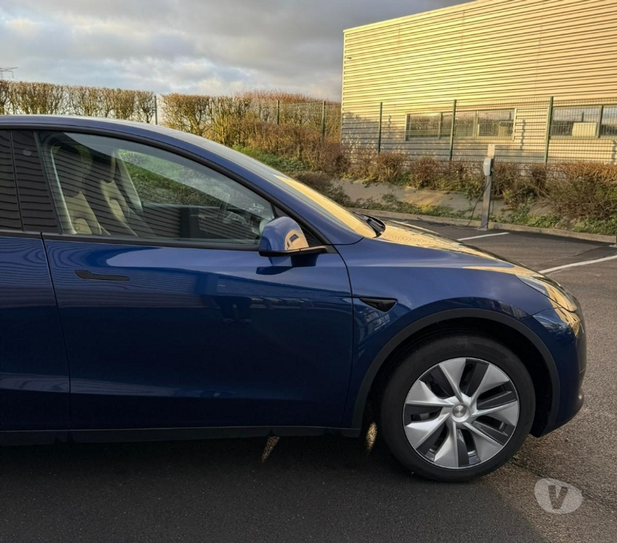 Voiture d'occasion Seine-Saint-Denis Epinay sur Seine - 93800 - Photos Vivastreet Tesla Model Y Propulsion 2024