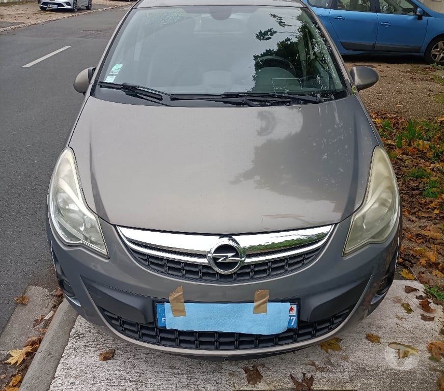 Autre Véhicules Occasion Seine-et-Marne Savigny le Temple - 77176 - Photos Vivastreet Vendre OPEL CORSA