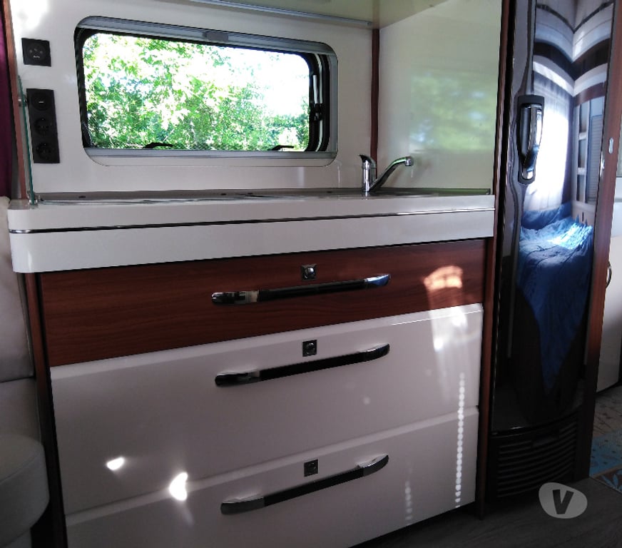 Caravane d'occasion Corrèze Meyssac - 19500 - Photos Vivastreet Vends caravane Hobby 495 Ufe Excellent 2019